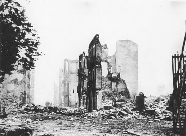 Bundesarchiv_Bild_183-H25224,_Guernica,_Ruinen